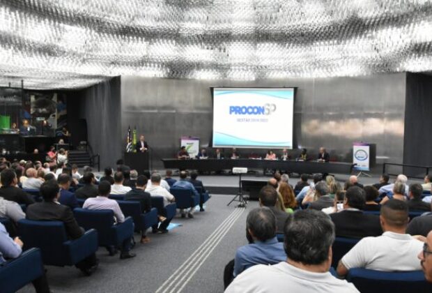 Diretor do Procon de Engenheiro Coelho participa de palestras em São Paulo
