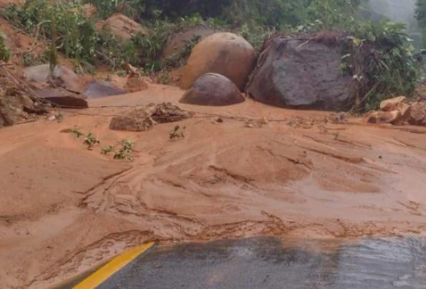 Rodovias Oswaldo Cruz e Rio-Santos têm trechos interditados