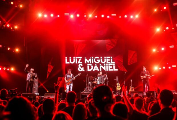 Luiz Miguel & Daniel se apresentam em Paulínia ao lado de lendas da música sertaneja