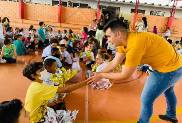 Prefeitura distribui milhares de ovos de Páscoa aos estudantes da Rede Municipal e idosos da Aidan