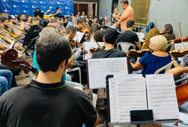 Orquestra Jovem se apresenta com Edu Falaschi e Derico Sciotti