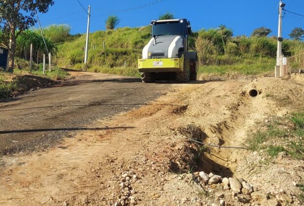 Vereador Elson agradece melhorias em estradas no Planalto da Serra, em Amparo