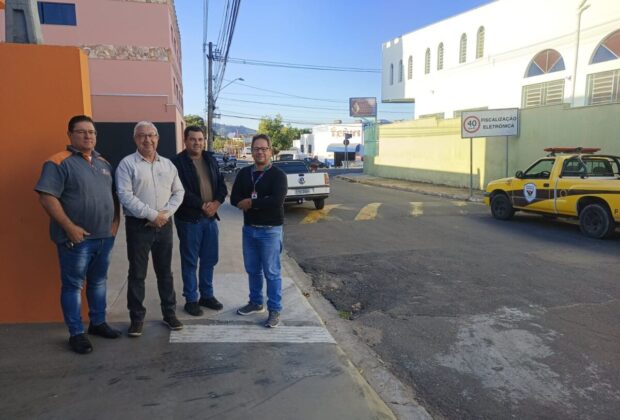 Vereador Cazotti acompanha  técnicos de trânsito para melhorias na Avenida Orlando Audrai