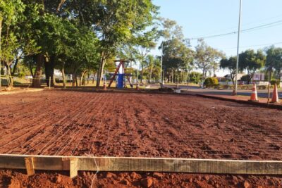 Prefeitura inicia a instalação de playgrounds e academia adaptados