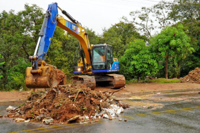 SSM retira 15 caçambas de lixo e de entulho de Área de Preservação Permanente no Ypê Amarelo