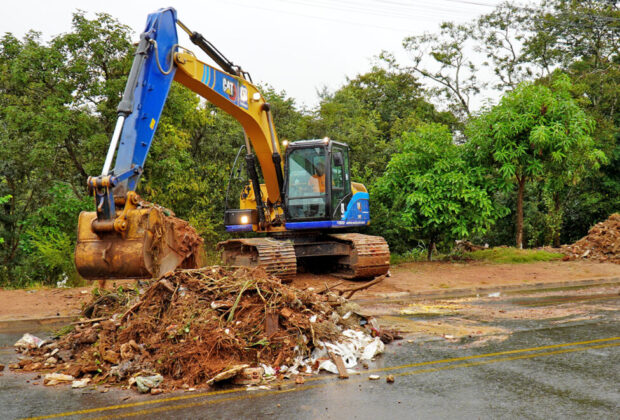 SSM retira 15 caçambas de lixo e de entulho de Área de Preservação Permanente no Ypê Amarelo