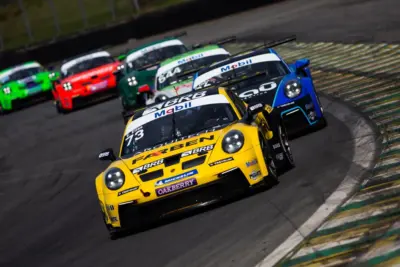 Porsche Cup: Elias vence corrida acidentada em Interlagos