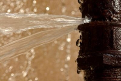 Saiba como identificar vazamentos internos de água em casa