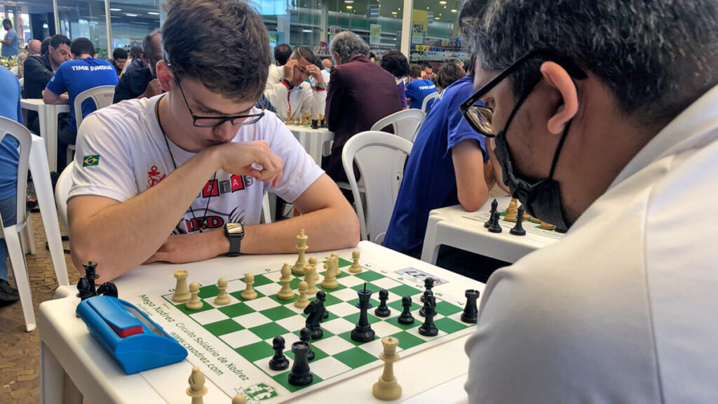 Ajude o time Jundiaí a jogar o Floripa Chess Open