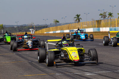É hoje: adolescentes da Fórmula 4 Brasil aceleram pela 1ª vez “no templo”