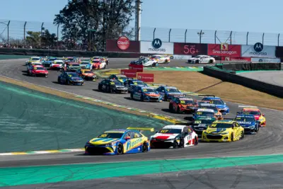 Stock Car tem casa cheia em Interlagos e vitórias de Matías Rossi e Felipe Fraga