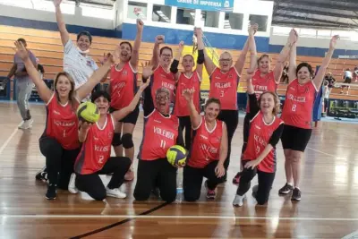 Voleibol 50+ de Amparo fez jornada dupla no fim de semana