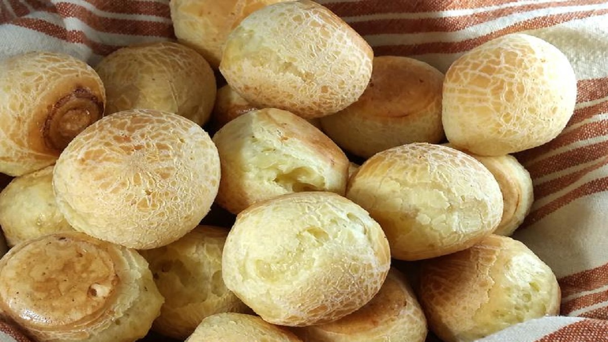 E Meu acarajé ta frio e sem Nordestinos: gafanhoto, meu rei! Mineiros:  Queijo, pão de queijo