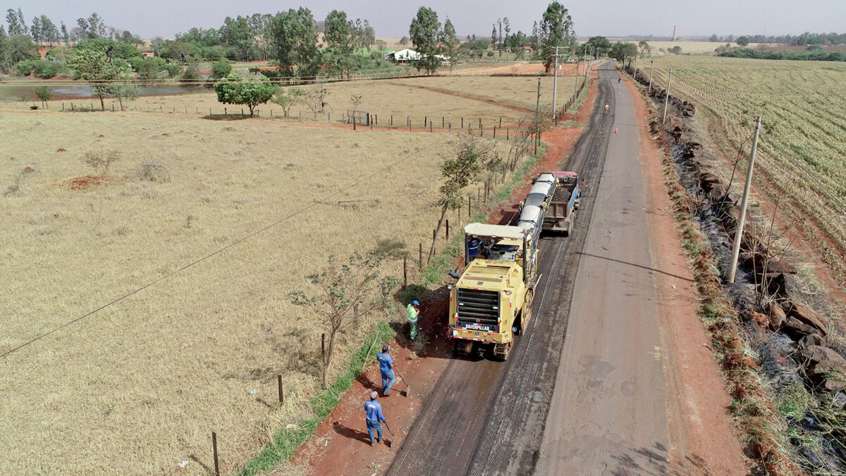 Obras avançam na Estrada Municipal Vicente Ortiz de Camargo