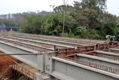 Trecho da Avenida Brasil será interditado para nova etapa da construção da nova ponte
