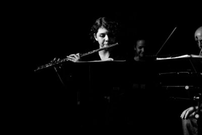 Revelada pela Orquestra Jovem de Amparo-SP, flautista Vivian Schionato vai estudar na Itália