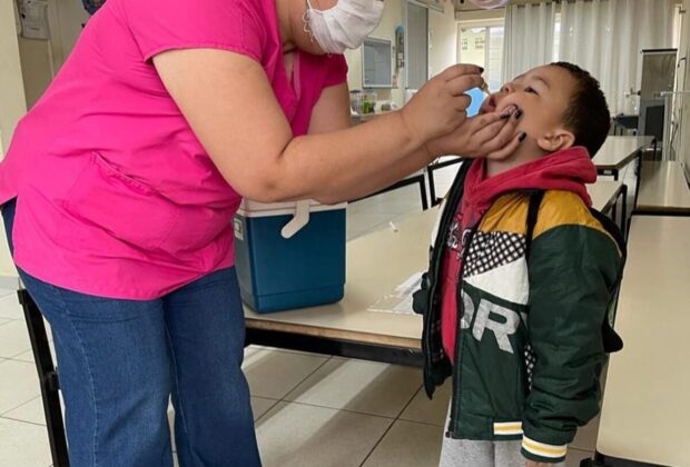 Cobertura vacinal contra pólio sobe para 50,7% com ação nas creches de Artur Nogueira