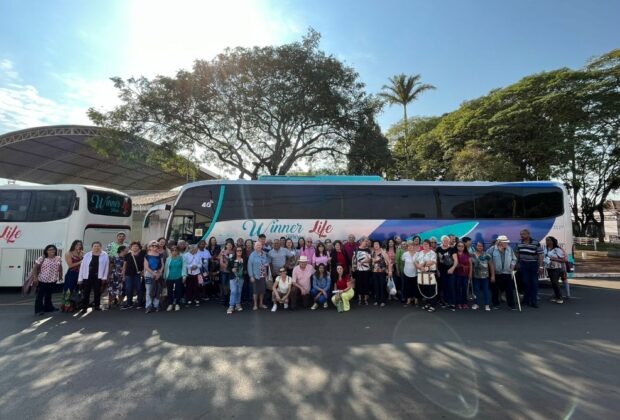 A Prefeitura Municipal de Engenheiro Coelho, através da Secretaria Municipal de Promoção Social, organizou um passeio para o Grupo da Melhor Idade para a 39ª Expoflora, em Holambra.