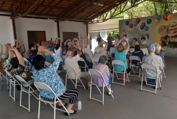 PROGRAMA MELHOR EM CASA REALIZA AÇÃO DE SAÚDE COM IDOSOS EM JAGUARIÚNA