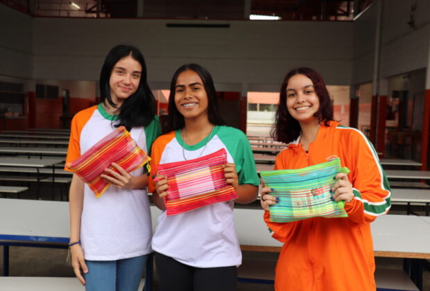 Intimidade Segura: Holambra entrega kits higiênicos para estudantes da rede municipal
