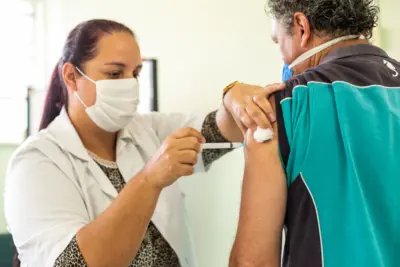 Em Amparo, em todas as unidades da Zona Urbana e USF Rosas é possível vacinar-se de segunda a sexta-feira, das 8h30 às 13 hora