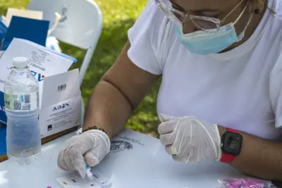 Encerrando Outubro Rosa, Saúde oferece testes rápidos, vacinas e orientações nutricionais em Artur Nogueira