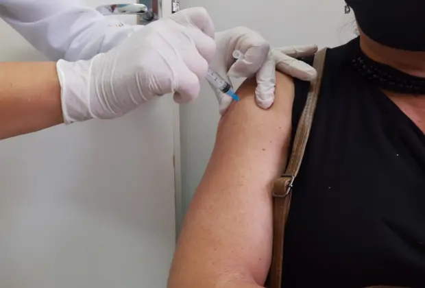 Holambra imuniza dezenas de holambrenses durante Dia V de Multivacinação