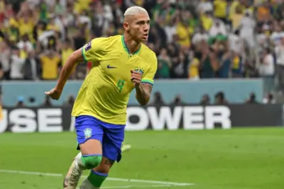 Brasil vence a Sérvia na estreia da Copa com show de Richarlison