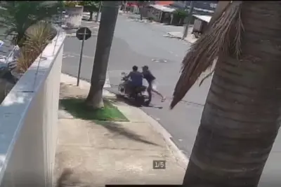 Vídeo mostra ação de dupla em furto de moto em bairro de Campinas