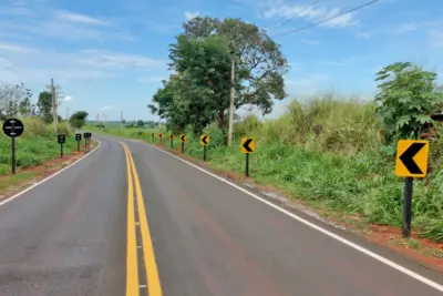 Sinalização vertical e horizontal é concluída na Vicente Ortiz de Camargo