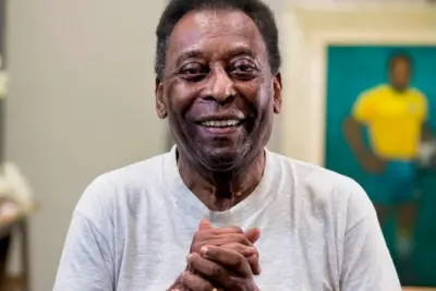 É falsa a informação sobre a Morte de Pelé