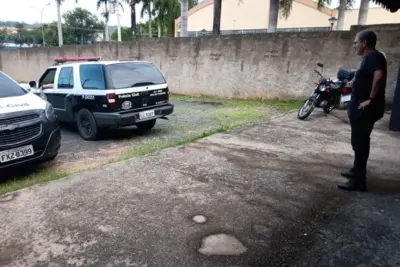 Polícia detém indivíduo envolvido em tráfico de drogas no Jardim Andrade