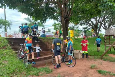 Ciclistas recebem orientações de segurança