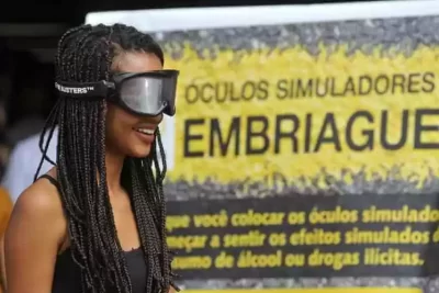 Renovias promove ação educativa com óculos simulador de embriaguez