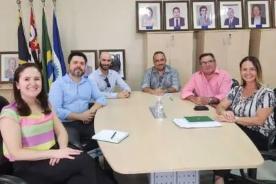 Reunião com os representantes da Sicredi, Cadu e Carla, para estreitar o relacionamento com a nova diretoria.