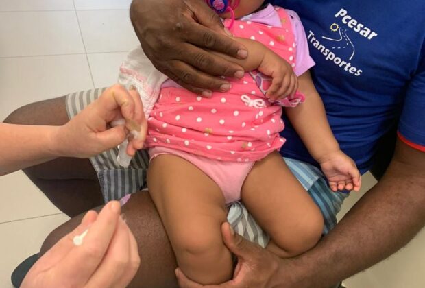 Pfizer Baby será oferecida em todos os centros de saúde a partir de 2ª Até hoje, oito unidades oferecem a vacina. Único imunizante autorizado para crianças entre 6 meses e 2 anos de idade