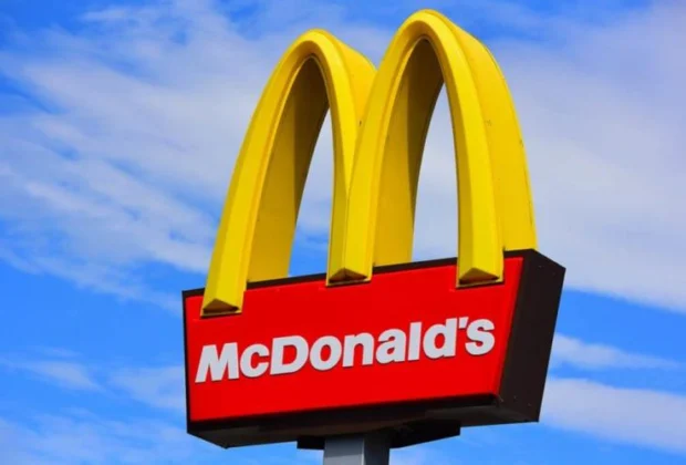 McDonald’s apaga as fachadas dos restaurantes em apoio à Hora do Planeta