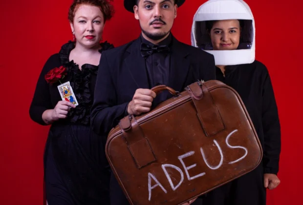 Coletivo Menelão de Teatro celebra dez anos com estreia de uma peça-festa com o público
