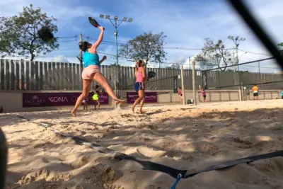 Primeiro dia de jogos de Beach Tennis é comemorado por ganhadores 40+