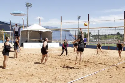 CAMPEONATO DE VÔLEI DE PRAIA 4×4 CONHECE AS SUAS CAMPEÃS