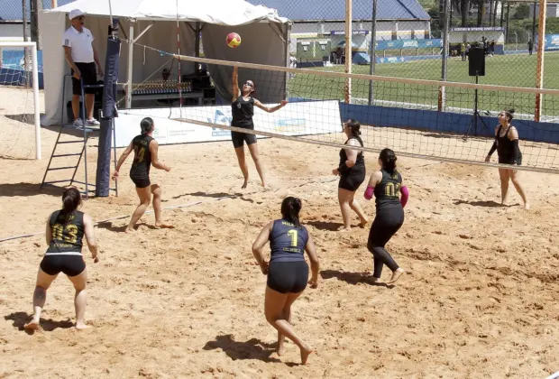 CAMPEONATO DE VÔLEI DE PRAIA 4×4 CONHECE AS SUAS CAMPEÃS