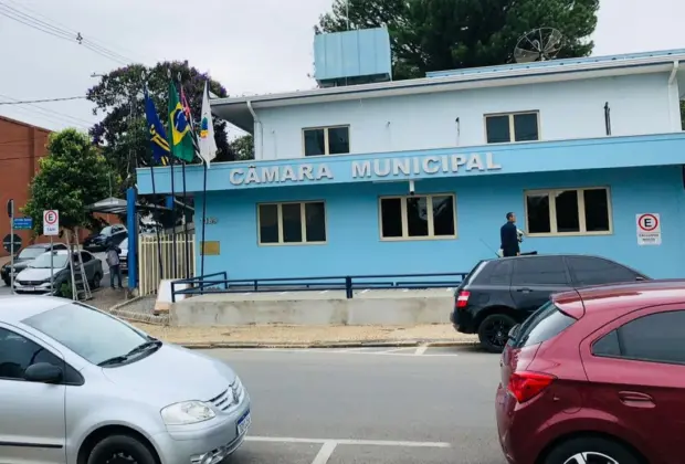 CÂMARA DOS VEREADORES APROVA PROJETO DE LEI QUE OBRIGA DIVULGAÇÃO DE ESCOLARIDADE DOS CARGOS COMISSIONADOS EM JAGUARIÚNA