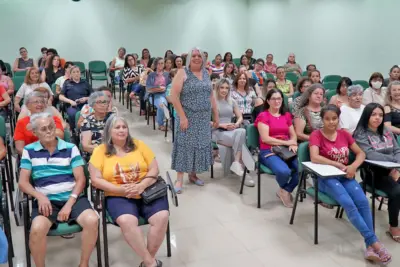 Palestra Mágica encerra ciclo de encontros promovidos pela Assistência Social