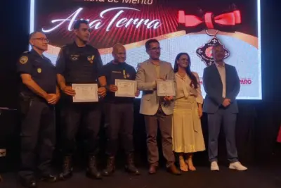 Vereadores Rosinha e Conrado são agraciados com Medalha Ana Terra e Medalha Bandeirantes, do Fundo Social