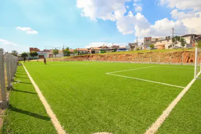 Prefeitura conclui a construção de mais três campos de grama sintética