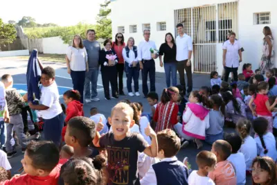 PREFEITURA ENTREGA QUADRA REVITALIZADA DA EMEB PREFEITO ADIB CHAIB