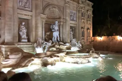 Réplica da Fontana di Trevi em Serra Negra é inaugurada na última sexta-feira 