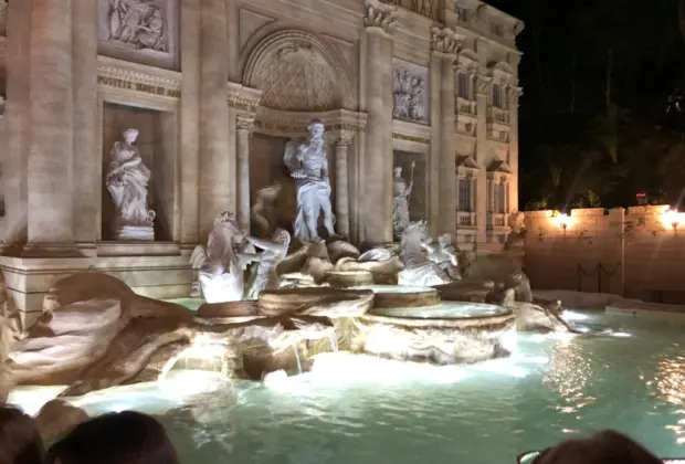 Réplica da Fontana di Trevi em Serra Negra é inaugurada na última sexta-feira 