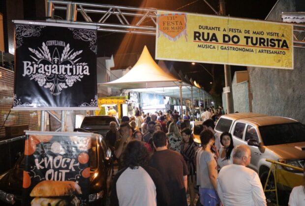 Rua do Turista reúne shows, gastronomia e artesanato