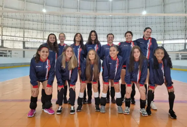 De acordo com a técnica Alessandra Oliveira, em um jogo em casa, as meninas não souberam administrar o placar e acabaram se perdendo no final dos sets, não conseguindo finalizar as jogadas e sendo superadas pelas adversárias.     A equipe de São João da Boa Vista levou a melhor por 3 sets a 0, com parciais de 25 a 22; 25 a 16 e 27 a 25. O próximo compromisso será no domingo, 21, às 9 horas, no Centro Esportivo do Trabalhador João Baptista de Campos Cintra, no Jardim Camandocaia, contra Jacutinga-MG.